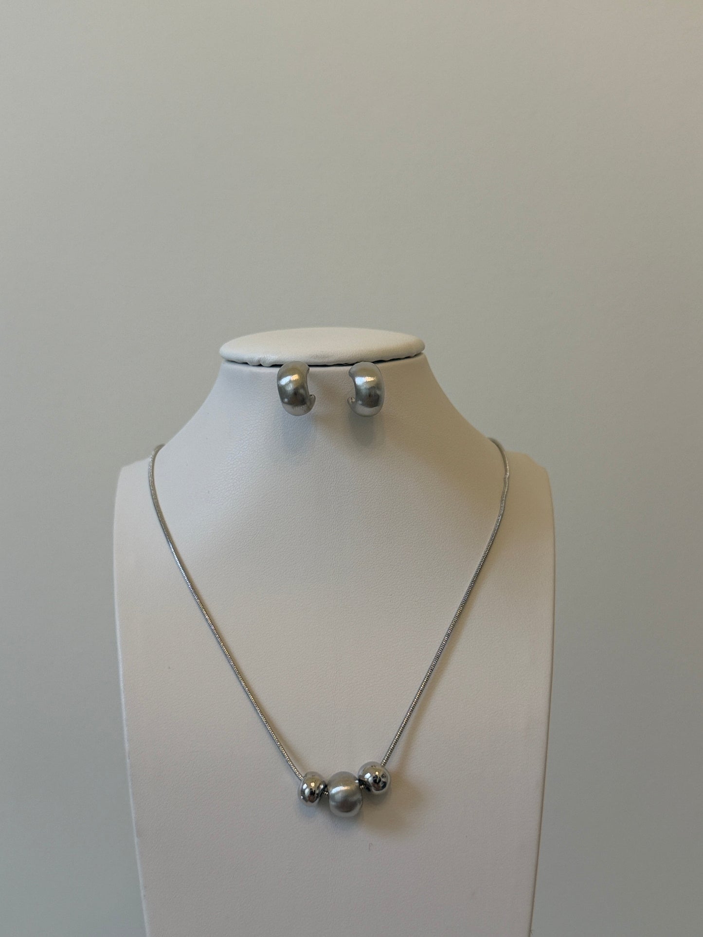 Silver Orbit Bead Set