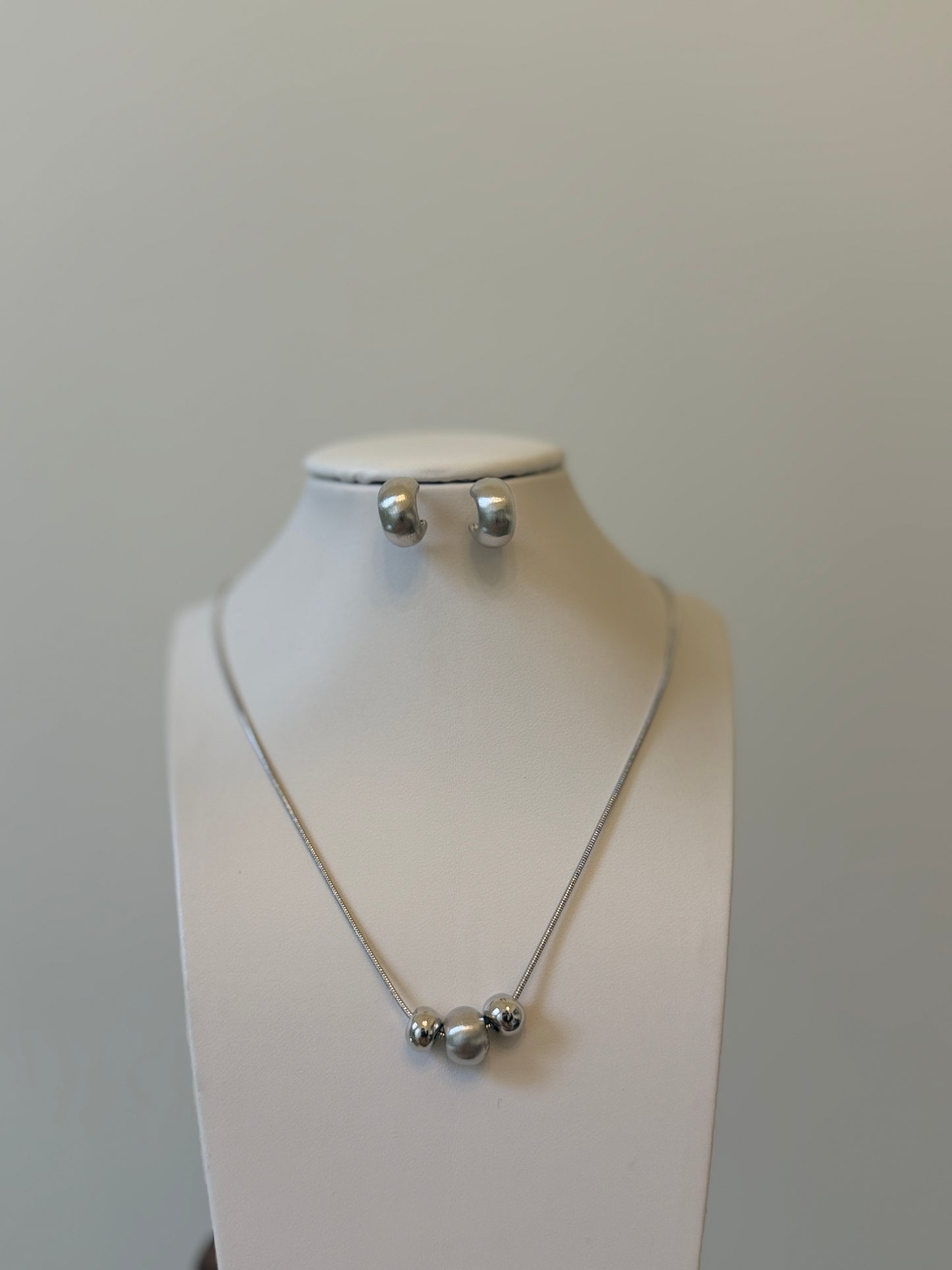 Silver Orbit Bead Set